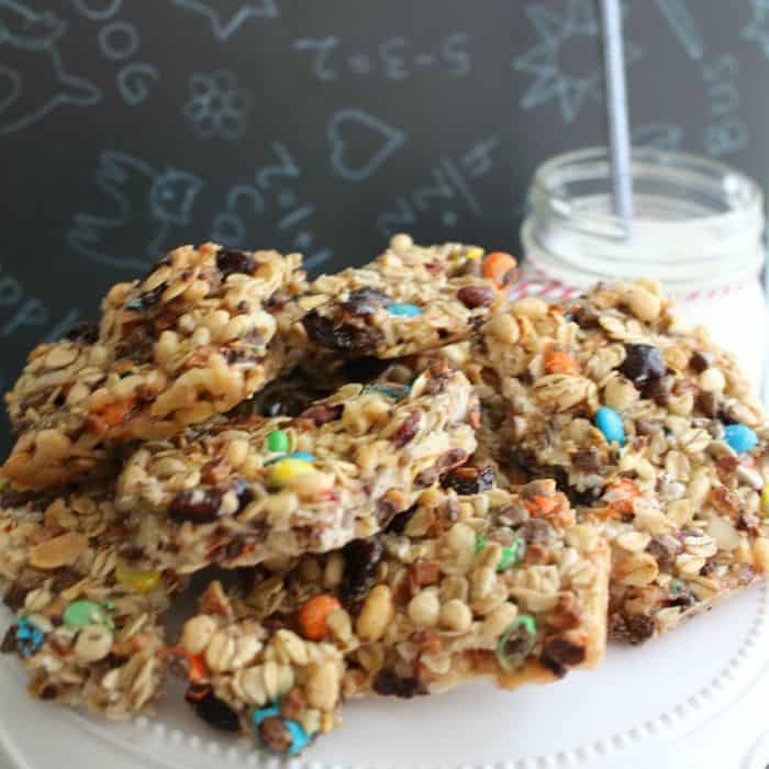 M&Ms and Raisins Granola Bars at Glue Sticks and Gumdrops