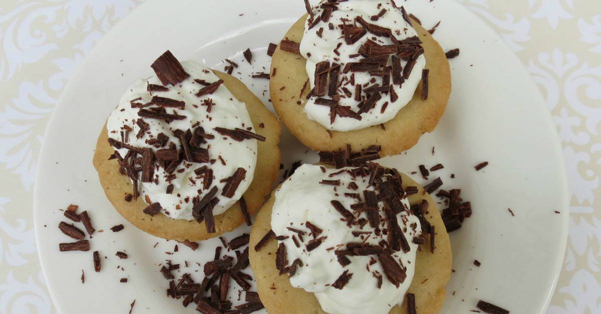 Cookie Cups with Homemade Whipped Cream