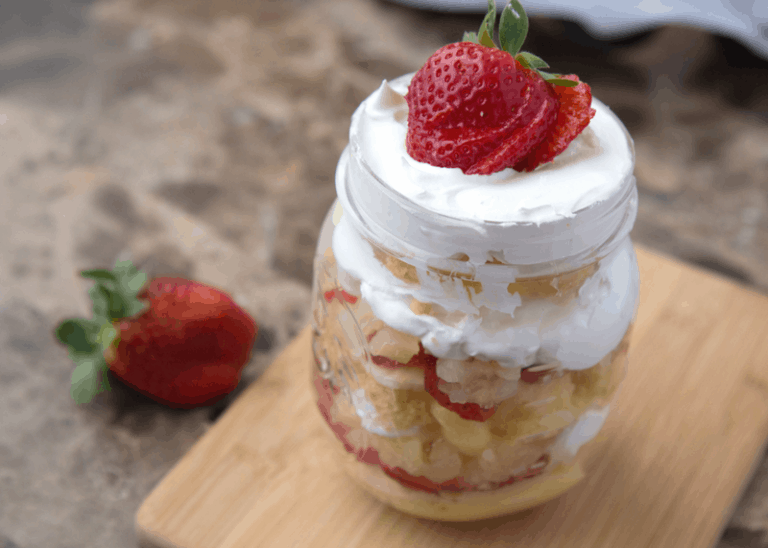Strawberry Banana Pineapple Cake Recipe