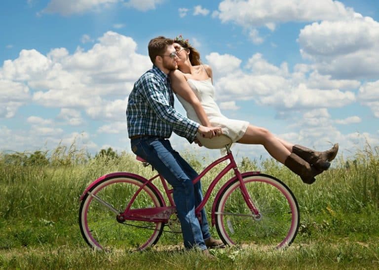 12 Fun and Cheap Outdoor Date Ideas