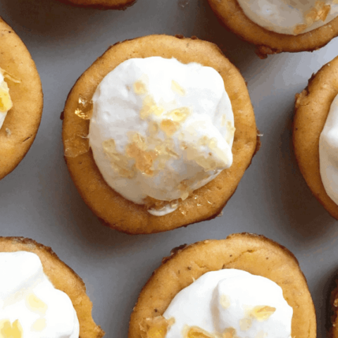 Mini-Pumpkin with Salted-Caramel Crunch Topping
