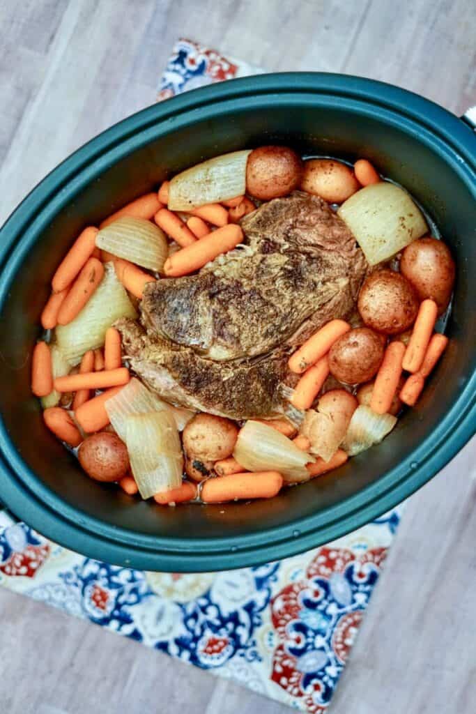 roast and veggies in slow cooker