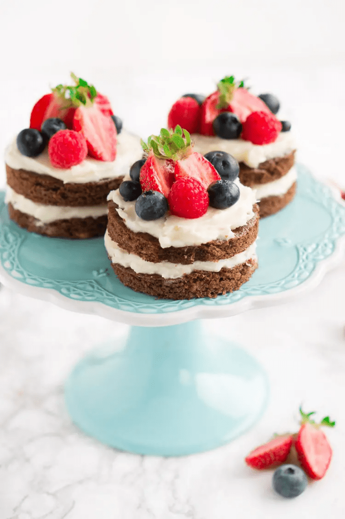 mini cakes for Memorial Day