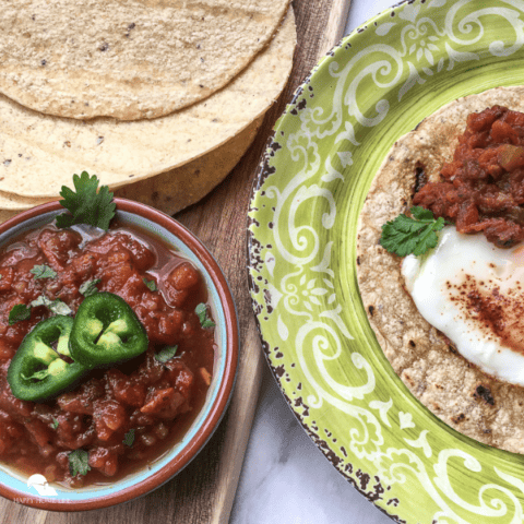 Quick & Easy Spicy Salsa in a bowl