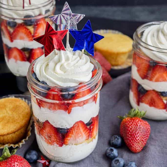 patriotic cupcakes in a jar