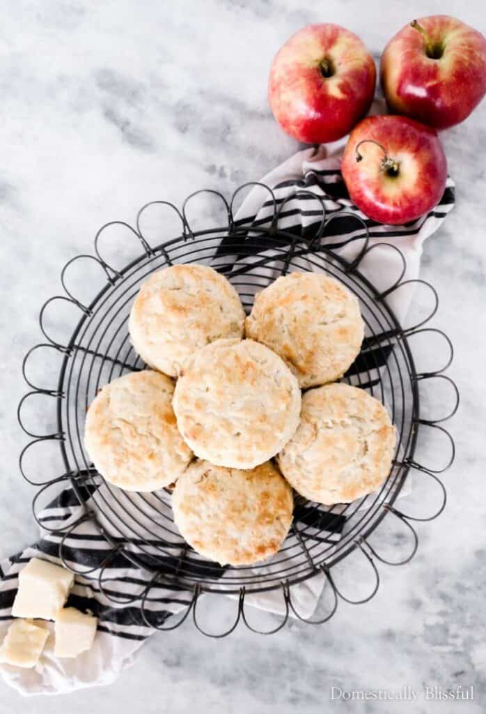 apple cheddar biscuits